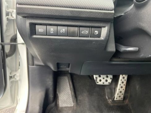 Used 2025 Toyota Camry SE w/ Convenience Package FWD image 30