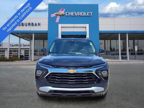 Used 2024 Chevrolet TrailBlazer LT FWD image 2