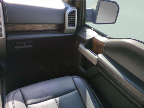Used 2019 Ford F150 Lariat RWD image 12