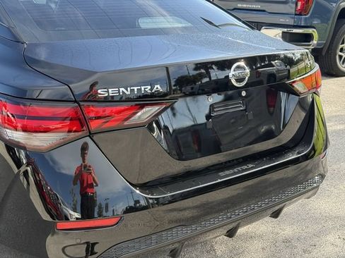 Used 2022 Nissan Sentra SV w/ All-Weather Package FWD image 10