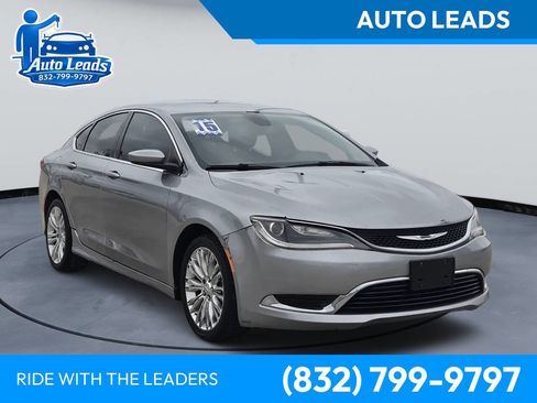 Used 2015 Chrysler 200 Limited FWD image 1