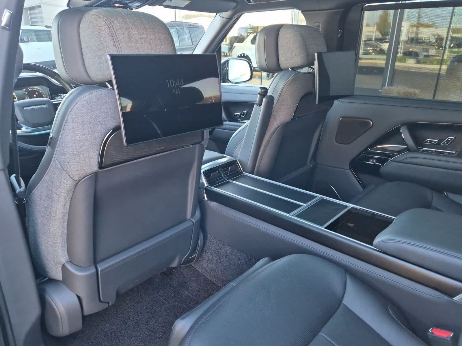 Used 2023 Land Rover Range Rover SV AWD/4WD image 18