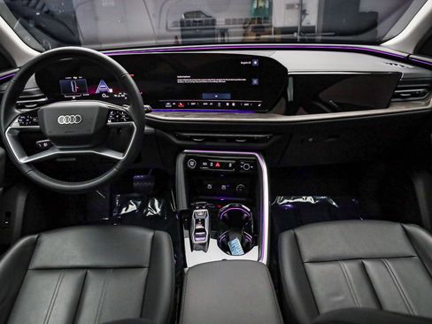 Certified 2025 Audi Q5 Premium w/ Convenience Package image 11