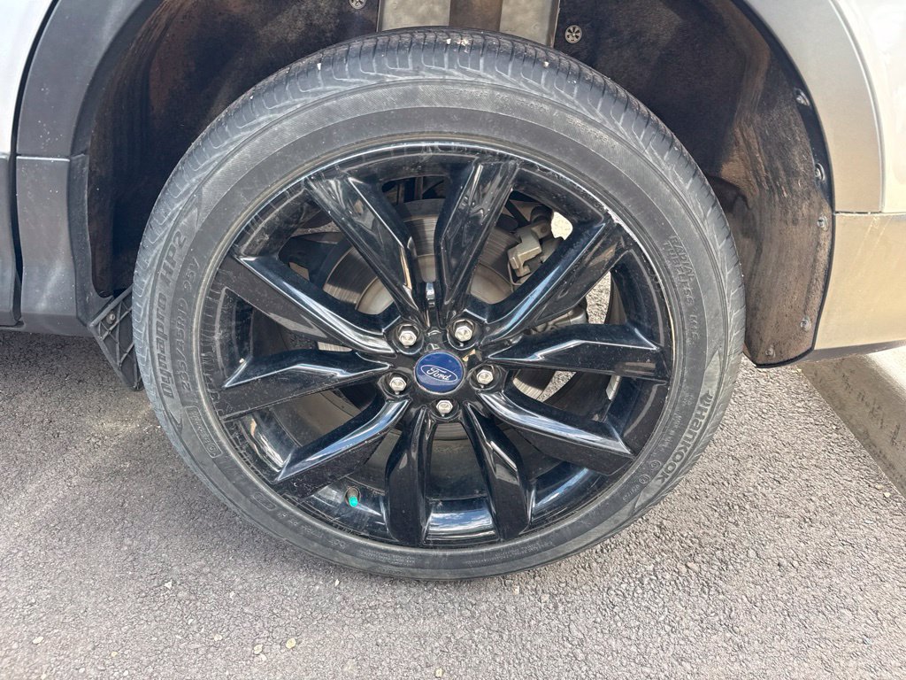 Used 2017 Ford Escape SE w/ SE Sport Appearance Package AWD/4WD image 5
