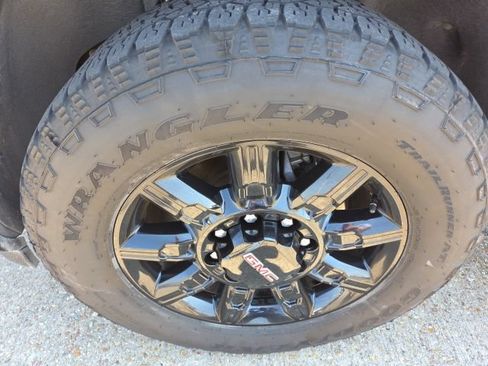 Used 2024 GMC Sierra 2500 AT4 w/ AT4 Premium Plus Package AWD/4WD image 12