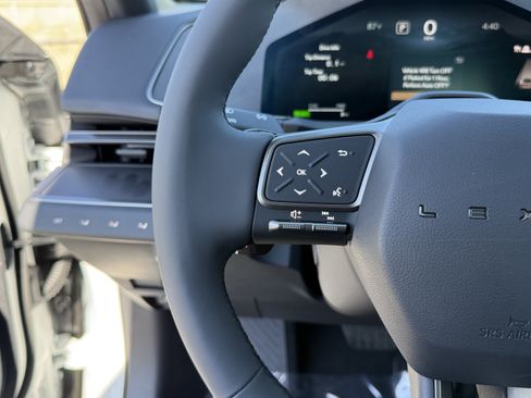 New 2026 Lexus ES 350e FWD image 22