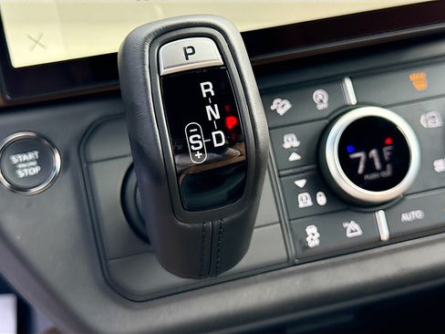 New 2026 Land Rover Defender 110 X-Dynamic SE AWD/4WD image 33