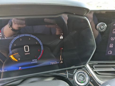 Used 2025 Chevrolet Trax RS image 35