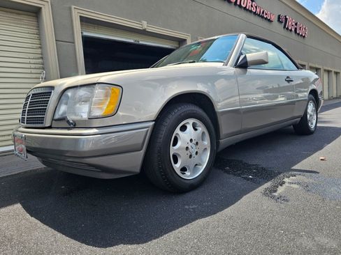 Used 1994 Mercedes-Benz E 320 Convertible image 35