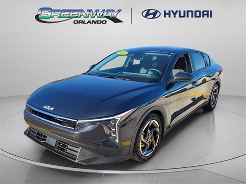 Used 2025 Kia K4 EX image 2