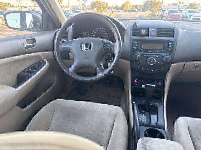 Used 2005 Honda Accord LX image 19