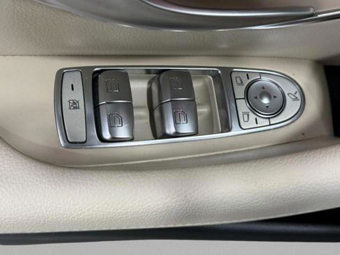Used 2019 Mercedes-Benz E 300 4MATIC image 26