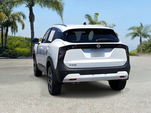 Certified 2026 Nissan Kicks SV FWD image 4