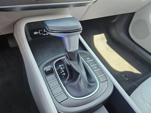 Used 2025 Hyundai Kona SEL FWD image 29