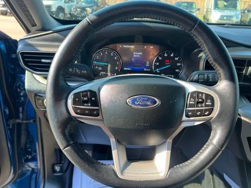 Used 2022 Ford Explorer XLT w/ Equipment Group 202A AWD/4WD image 27