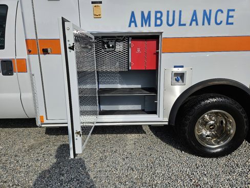 Used 2016 Ford F350 XLT image 13