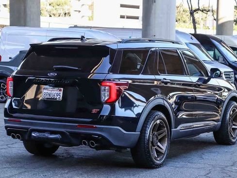 Used 2020 Ford Explorer ST w/ ST Street Pack image 4