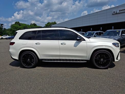 Used 2024 Mercedes-Benz GLS 450 4MATIC image 8