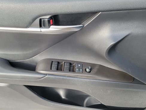 Used 2021 Toyota Camry SE FWD image 15
