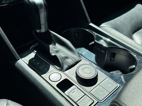 Used 2018 Volkswagen Atlas SEL Premium image 18