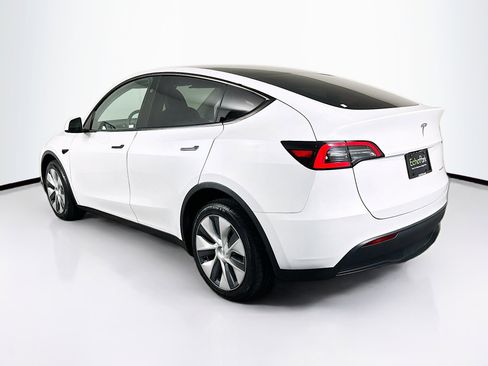 Used 2024 Tesla Model Y Long Range image 5