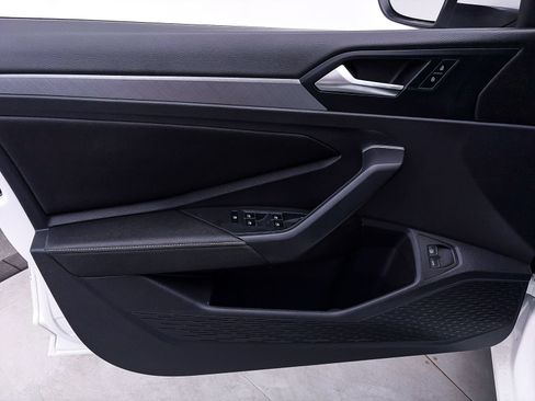 Used 2023 Volkswagen Jetta SE w/ Panoramic Sunroof Package FWD image 15
