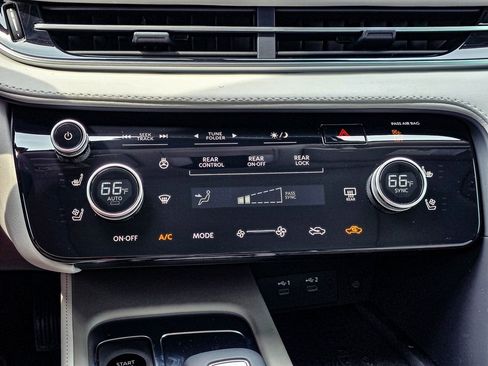 New 2026 INFINITI QX60 Luxe image 14