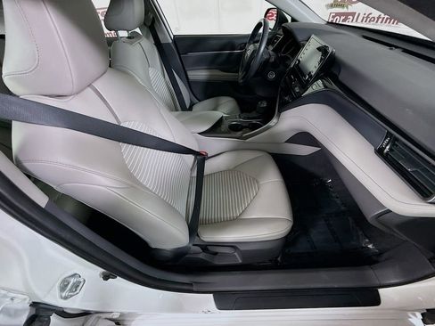 Certified 2022 Toyota Camry SE w/ Cold Weather Package image 30