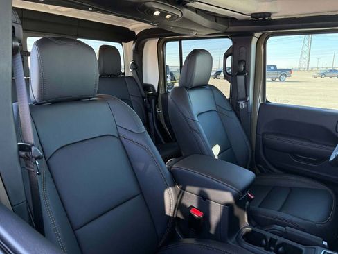 New 2026 Jeep Gladiator Sport image 19