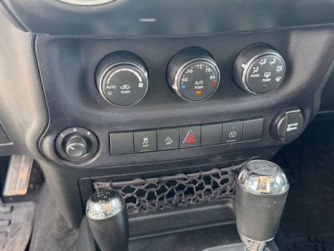 Used 2014 Jeep Wrangler Unlimited Sahara AWD/4WD image 23