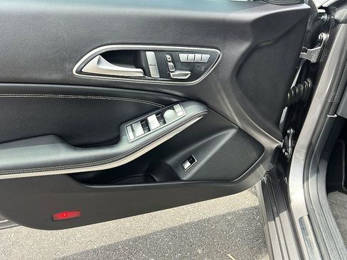 Used 2018 Mercedes-Benz CLA 250 image 25