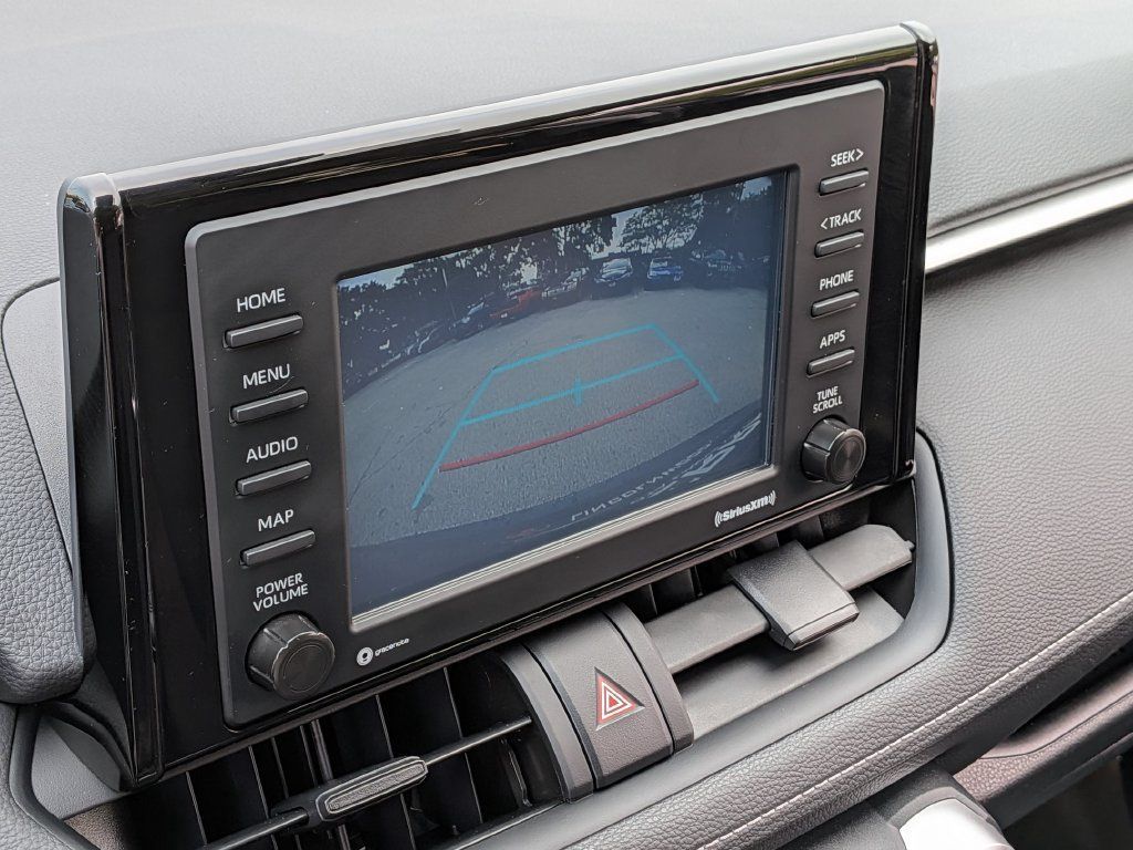 Used 2022 Toyota RAV4 LE AWD/4WD image 5