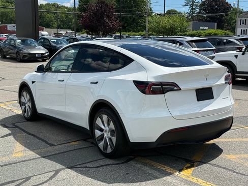 Used 2022 Tesla Model Y Long Range AWD/4WD image 3