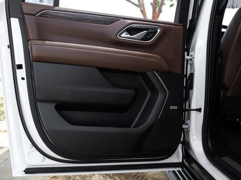 Used 2021 Chevrolet Suburban High Country RWD image 48