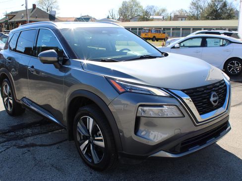 Certified 2023 Nissan Rogue SL w/ SL Premium Package image 10