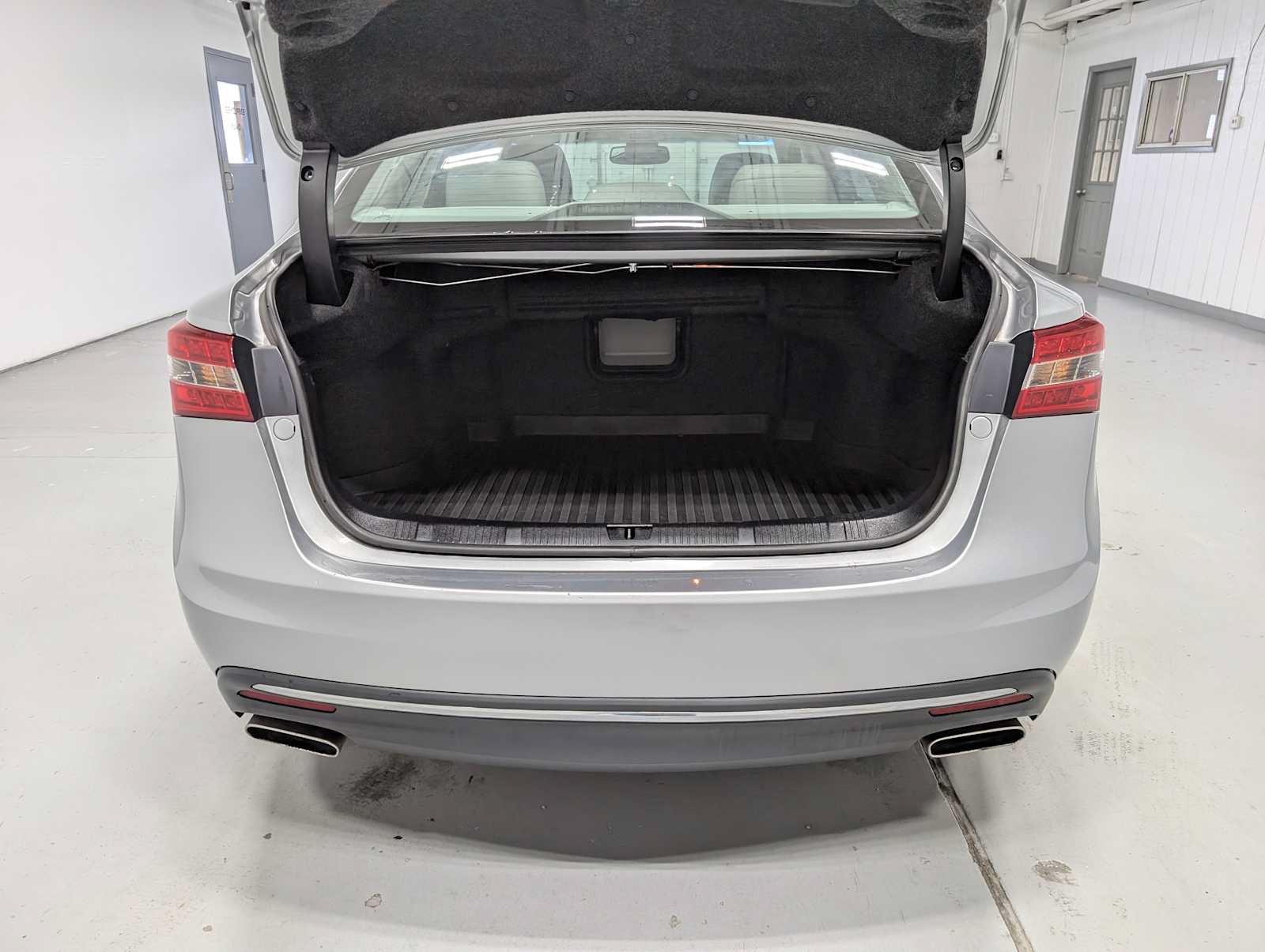 Used 2017 Toyota Avalon XLE Premium w/ All Weather Liner Package FWD image 39