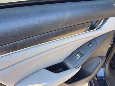 Used 2018 Honda Accord Touring image 27