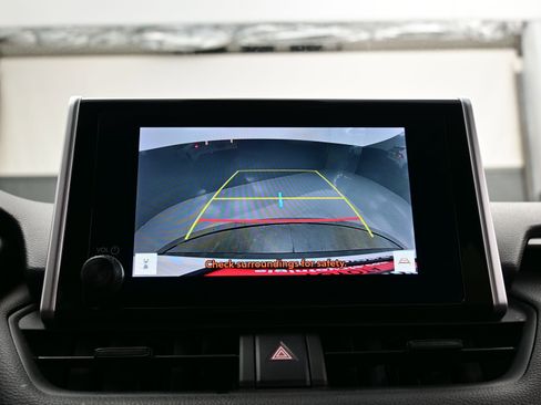 Used 2024 Toyota RAV4 LE image 17