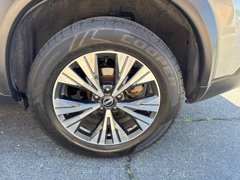 Used 2023 Nissan Rogue SV FWD image 16