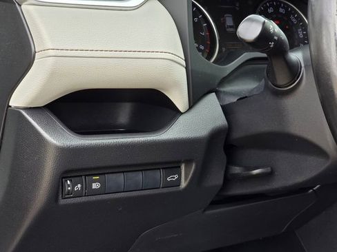 Used 2020 Toyota RAV4 XLE Premium image 18