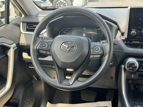 Certified 2025 Toyota RAV4 XLE w/ Convenience Package AWD/4WD image 18