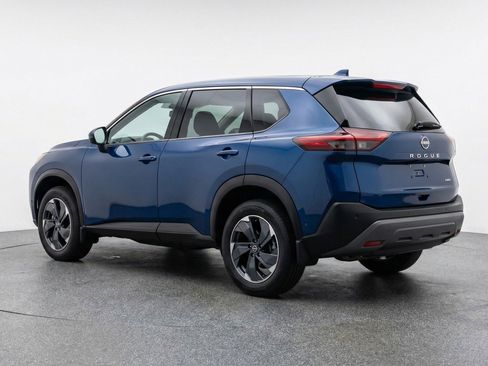 Used 2025 Nissan Rogue SV AWD/4WD image 6