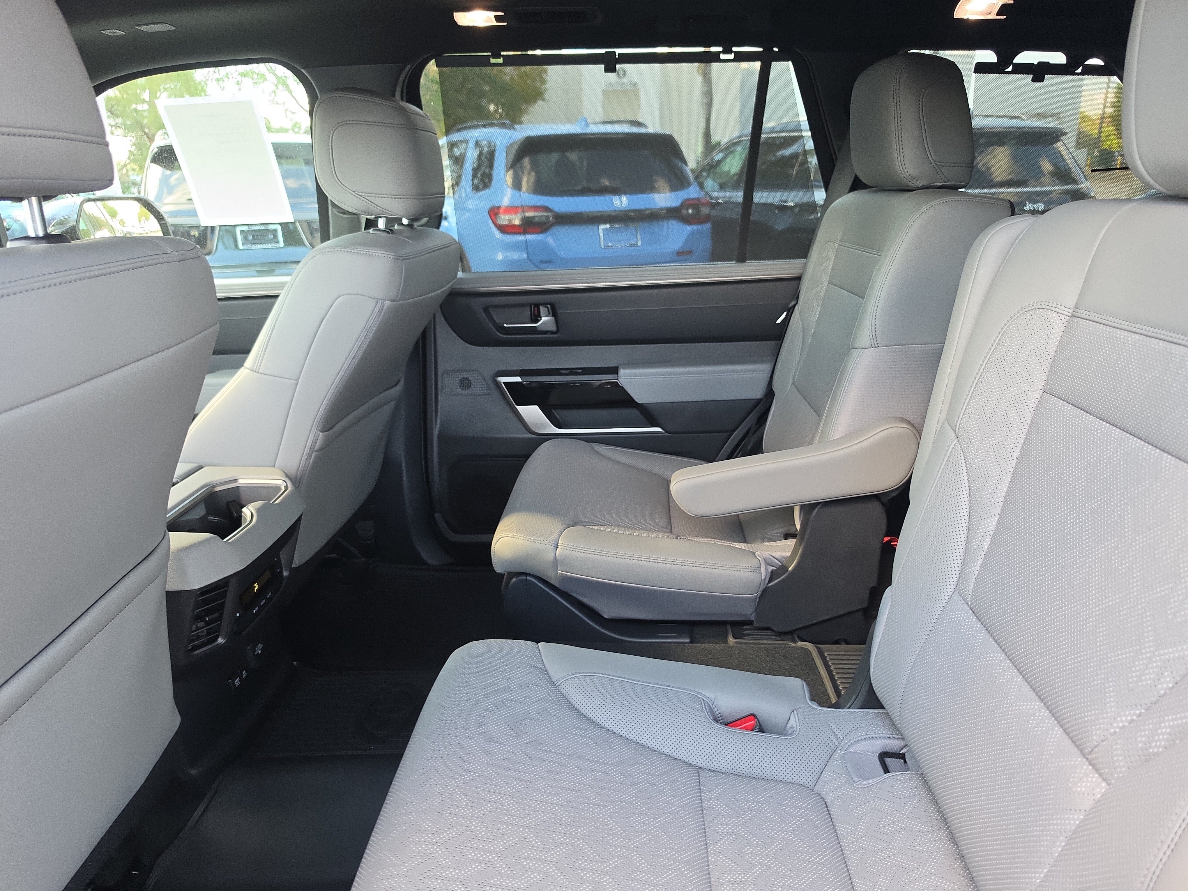 Used 2025 Toyota Sequoia Limited AWD/4WD image 12