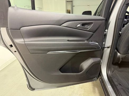 Certified 2025 Chevrolet Traverse LT image 22