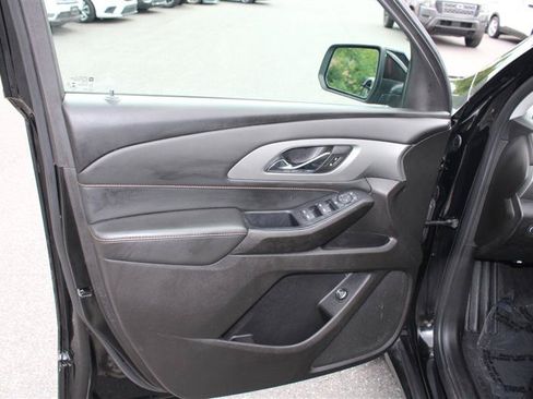 Used 2021 Chevrolet Traverse LT FWD image 11