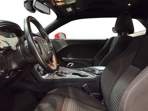 Used 2023 Dodge Challenger SXT RWD image 16