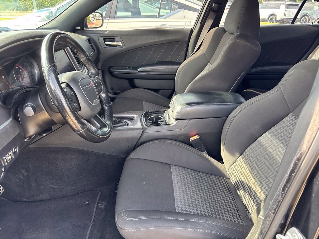 Used 2022 Dodge Charger R/T w/ Blacktop Package RWD image 30