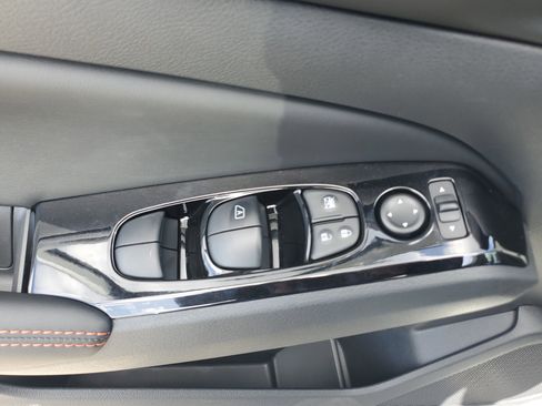 New 2025 Nissan Altima 2.5 SR image 19