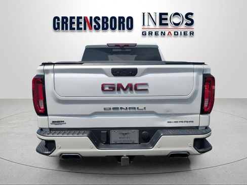 Used 2020 GMC Sierra 1500 Denali w/ Denali Premium Package AWD/4WD image 4