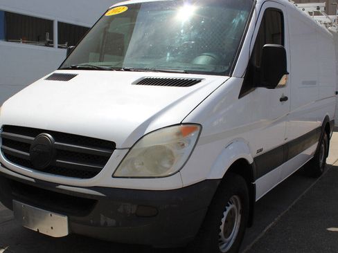 Used 2012 Mercedes-Benz Sprinter 2500 image 2